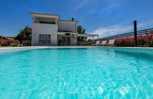 Villa Fiora, a beautiful and modern villa with a pool - Foto 25