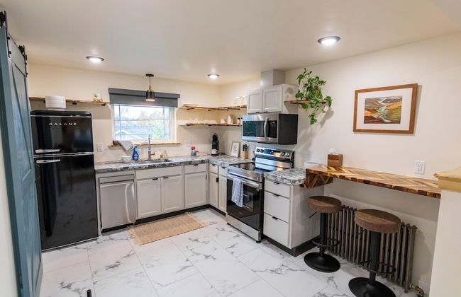 Dollhouse Downtown - Photo 26