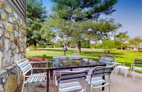 Relaxing Studio Sleeps 4 Near Golf & Douglas Lake - Foto 5