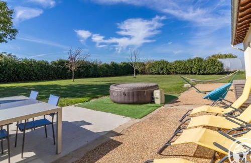 Gîte de charme 4 pers avec spa privatif, terrasse, et équipements complets au cœur d'un village viticole - FR-1-622-20 - Photo 1