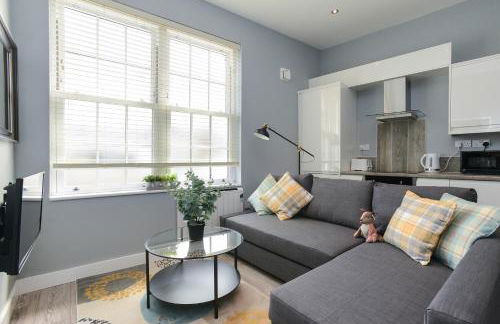 Arena Apartments - Stylish and Homely Apartments by the Ice Arena with Parking - Photo 3