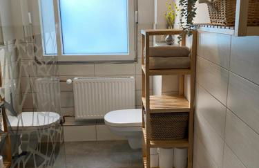 Grüne Idylle nahe Hauptbahnhof & Hufeisensee mit Parkplatz & Terrasse - Foto 18