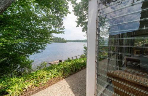 Family Lakefront Adventure House 3BR wFirepit & Scenic - Foto 6
