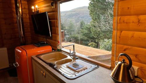 LARCHES LODGE Norwegian log cabin, wood stove & spa - Foto 3