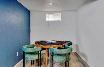 Chic Family Retreat with Game Room backyard with fire pit and minutes to Downtown! - Photo 5