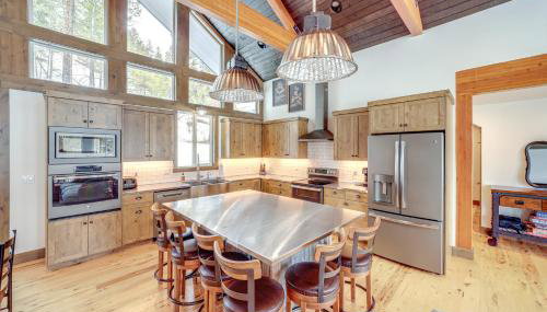 Chelan Mountain Retreat Chalet with Fire Pit! - Foto 4