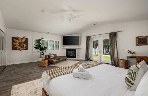 Huge House with Pool! Sleeps 16 - BBQ - Shuffleboard - Foto 24