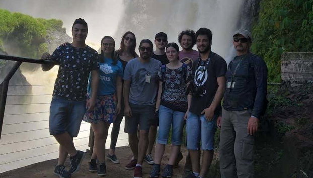 Escursione alla diga di Itaipú e alle cascate Saltos del Monday - Foto 5, Foto di gruppo davanti alle cascate Saltos del Monday