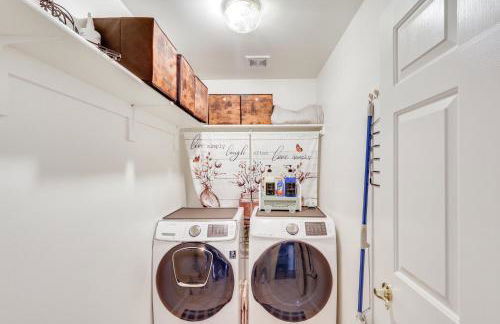 Kingman Family Home Yard, Grill and Room to Relax! - Photo 23