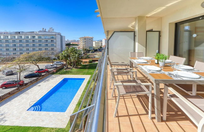 Apartment in Roses by the Beach With Pool - Photo 14