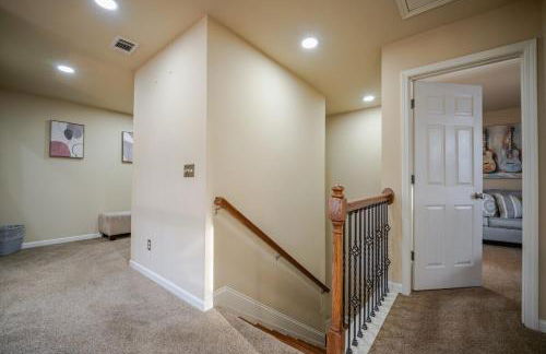 Modern 5BR Retreat with Office Fully Furnished - Foto 63