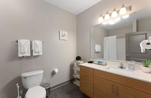 1Br Uptown, Pool, Wine, near Convention Center_311 - Photo 43