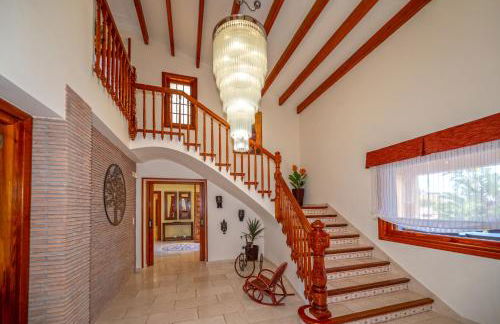 Villa with private pool and tennis court 150 metres from the sea-Villa el Olivo - Photo 20