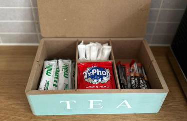 Modern Detached 4-Bedroom 2-Bath Home, Guildford - Photo 4