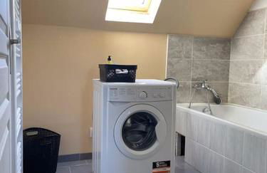 Maison Mitoyenne avec cour + parking - Foto 10