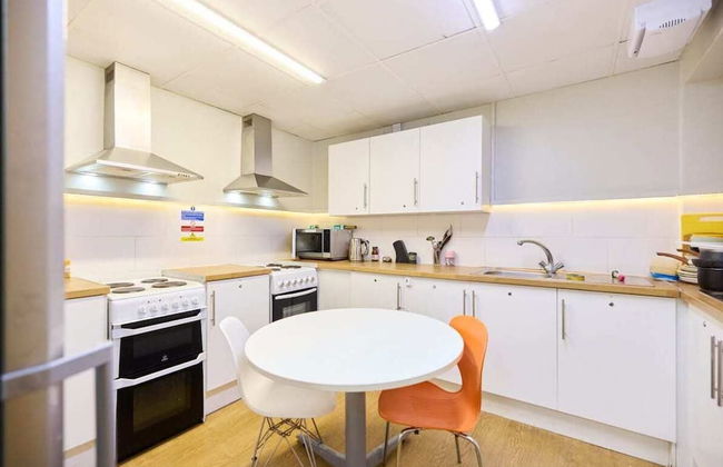 Classic Room 04 - Louise House Summer Youth Accommodation - Foto 4