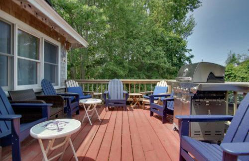 1 Mi to Ferry Terminal Oak Bluffs Family Retreat! - Foto 1