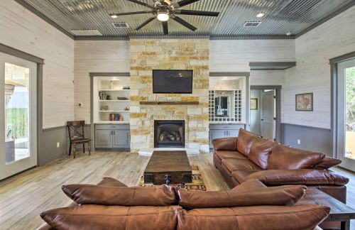 Ladera Wimberley Estate on 13 Acres with Hot Tub - Foto 4