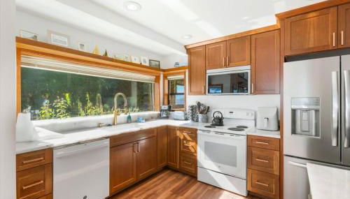 4BR waterfront home with beach access and views - Foto 5