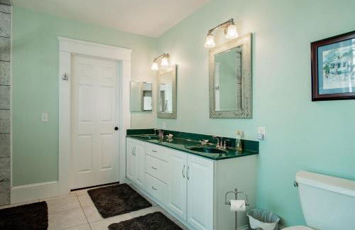 Chesapeake Waterfront - 7BR 5BA - Beach Pool Dock - Foto 19