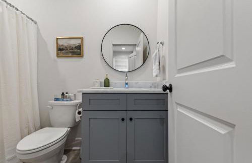 Bourbon House King Bed Luxury Amenities Fast WiFi - Foto 14