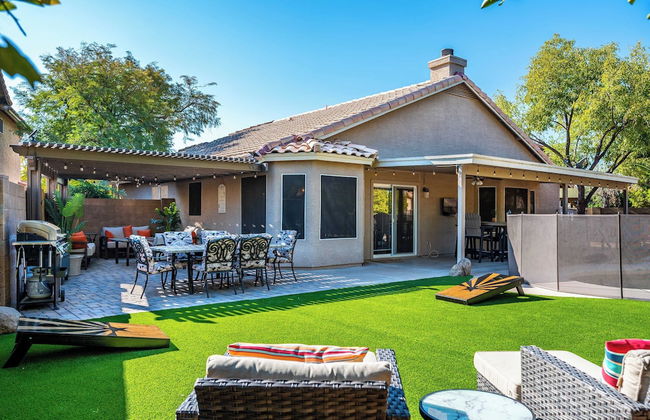 Bella Vista by Avantstay Pool w/ Waterslide - Photo 1