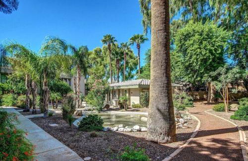 Sleek Phoenix Condo Walk to Biltmore Fashion Park - Foto 37