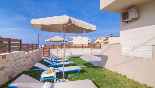 7 bedroom villa with pool, 700m from the beach! - Foto 2, sunbed