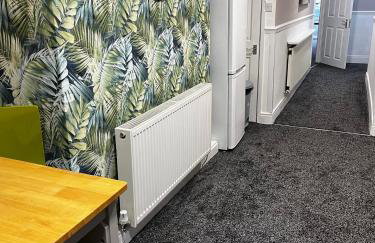 Levy Nook House 1 bed apartment 5 minute walk to Stockton town centre & Free Parking - Foto 4