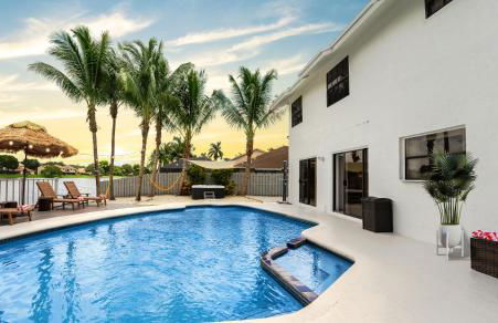 Waterfront Villa with Beach, Game Room, Cinema and Spa - Foto 2