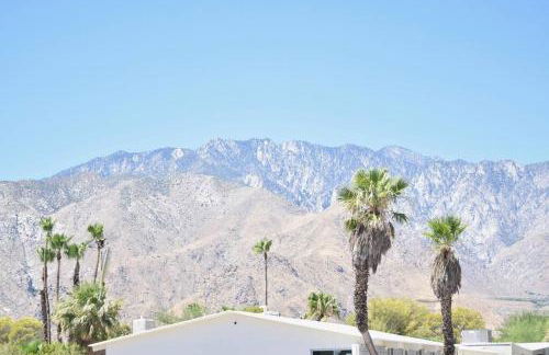 Live the Mid Mod Life at Mariposa Palms - Foto 2