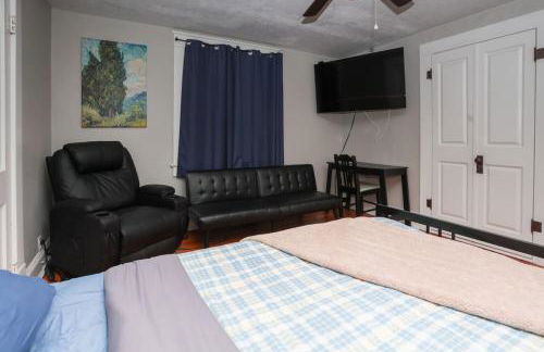 Riverfront Home (Apartment and Bar) - Foto 36