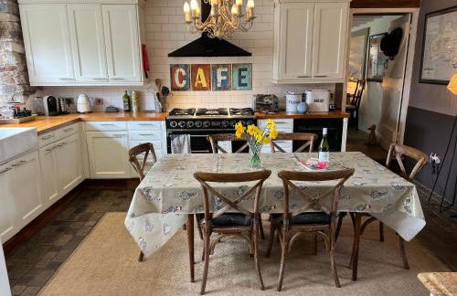 The Old Farmhouse - Photo 11