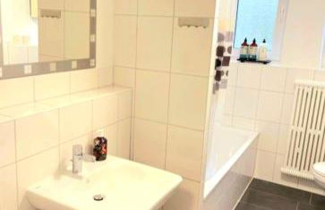 City Apartment 2#Netflix &Wlan &Kingsize Bett & Kaffee Maschine & Zentral & 500m Innenhafen & 2 min U Bahn - Photo 10