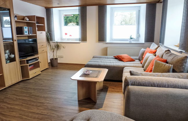 2 bedroom Apartment in Unterkirnach with garden and terrace - Photo 8