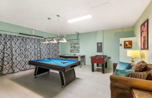 Lux Escape: Private Pool, Game Room & Near Disney - Foto 24