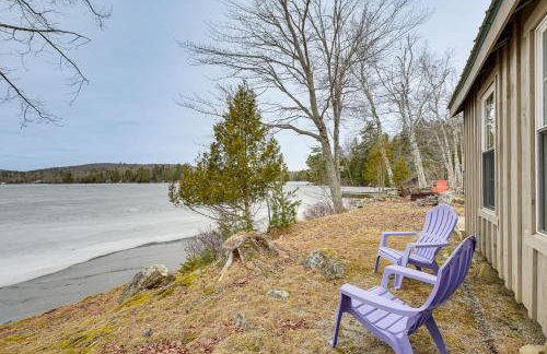 Lakefront Bucksport Home w/ Fire Pit + Gas Grill! - Foto 22