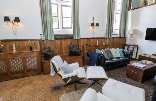 Chetwynd Lodge - Photo 10