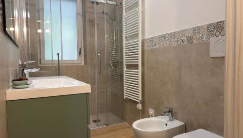 Residence Casa Palmira - Modern Apartments near Neɡrar Hospital - Valpolicella - Foto 3, Shower