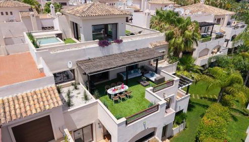 VACATION MARBELLA I Private HEATED Swimming pool, Walking distance to Puerto Banus, Security 24-7, BBQ, WiFi - Photo 2