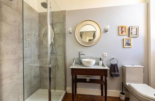 CHAMPAGNE HOUSE- Oasis de luxe & de charme - coeur de ville - 10-12 pers - piscine, cuisine d'été, patio, bar & piano - Photo 45