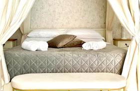 Pantheon Luxury Jacuzzi Apartment - Photo 9