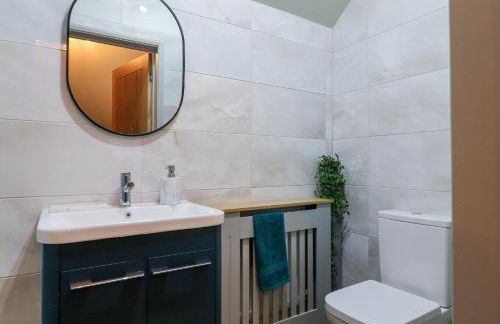 The Oak Room - Windmill Country Retreats - Photo 15