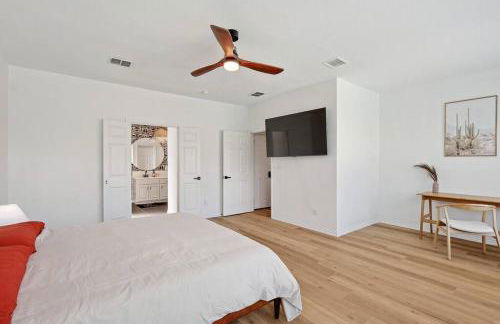 Wellness Oasis 5BR W Pool + Huge Yard + Fire Pit - Foto 41