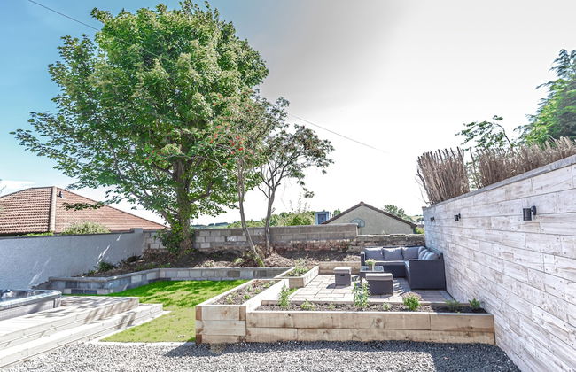 Lovely 1-bed Cottage in Kelty With Hot Tub - Foto 10