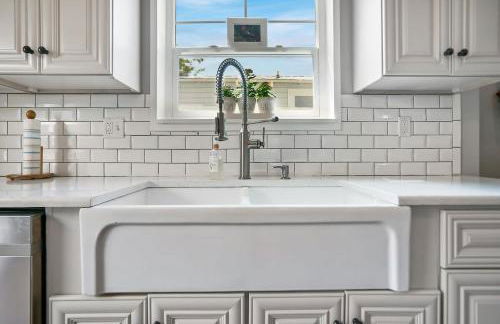 Charming Cottage w Pool, Walkable to Downtown - Foto 11