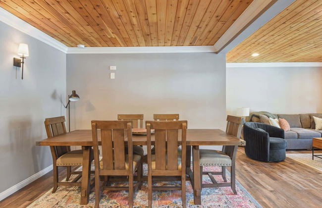 Alpine Chalet Nature Lovers Rejoice! Chic 4 BDR - Photo 37