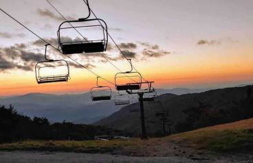 Handsome 2BR Condo with Gorgeous Views in Sugar Mountain! condo - Foto 34