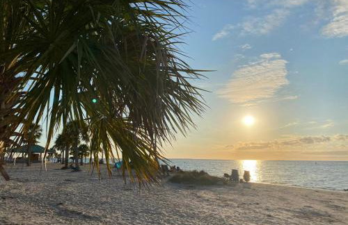 Modern Home, Heated Pool, Close to Beaches! - Foto 3