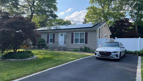Stylish 3 BR Entire Home NearTown & Beach with Pool Table & King Bed - Foto 4, Garden, Garden view